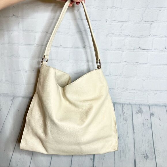 Tote Le Monde ivory pebbled leather slouchy hobo shoulder bag luxurious - Picture 2 of 16
